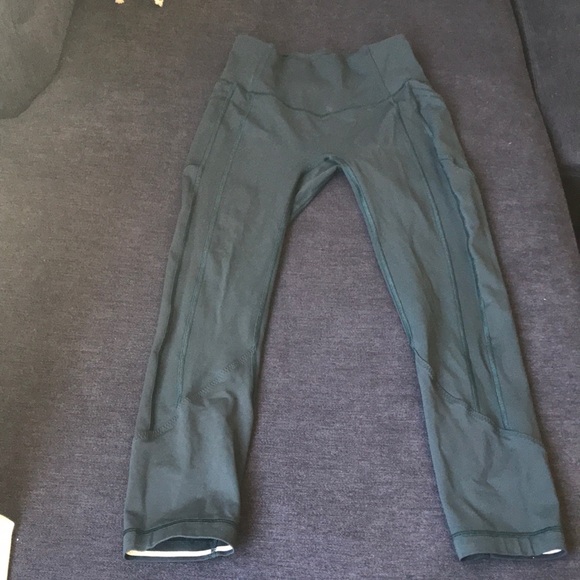 All The Right Places Crop II *23"
Nocturnal Teal - Picture 3 of 4